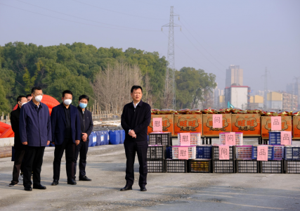 市委常委、副市長(cháng)肖云走訪(fǎng)慰問(wèn)丹霞路項目一線(xiàn)工人